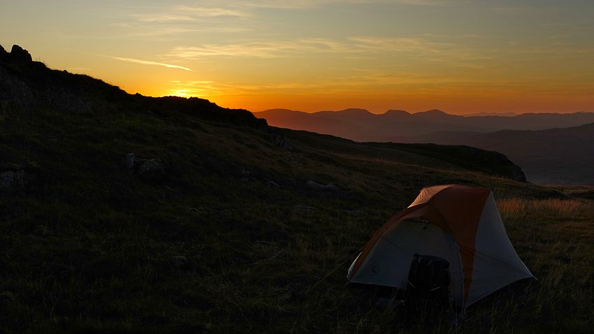 Sunset & Rhinogydd from pitch on Glasgwm