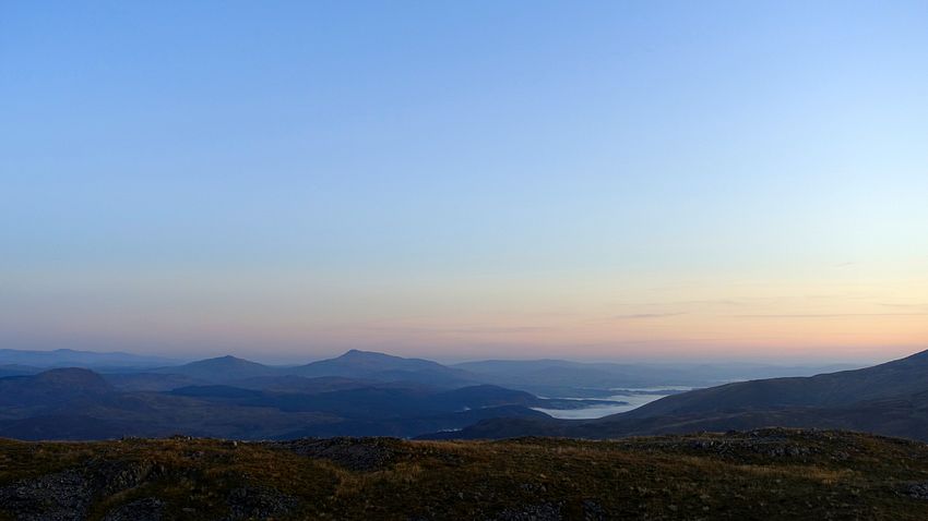 Dawn sky & minor inversion from pitch on Glasgwm