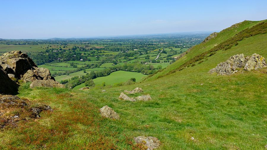 View northwards from Caer Caradoc ridge View northwards from Caer Caradoc ridge