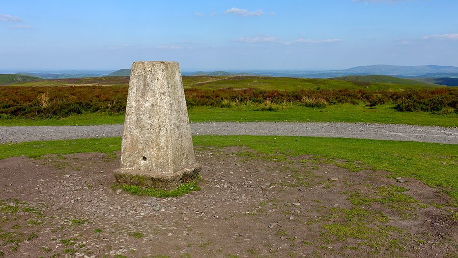 Long Mynd trig 516m Long Mynd trig 516m