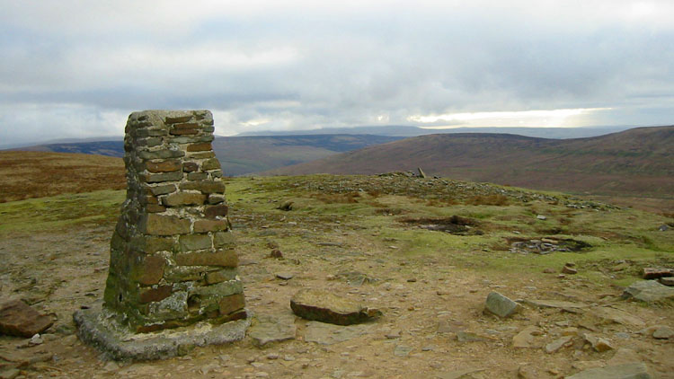 Pen-y-Ghent summit