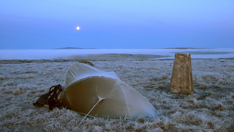 Full moon & cloud sea from Yockenthwaite Moor]