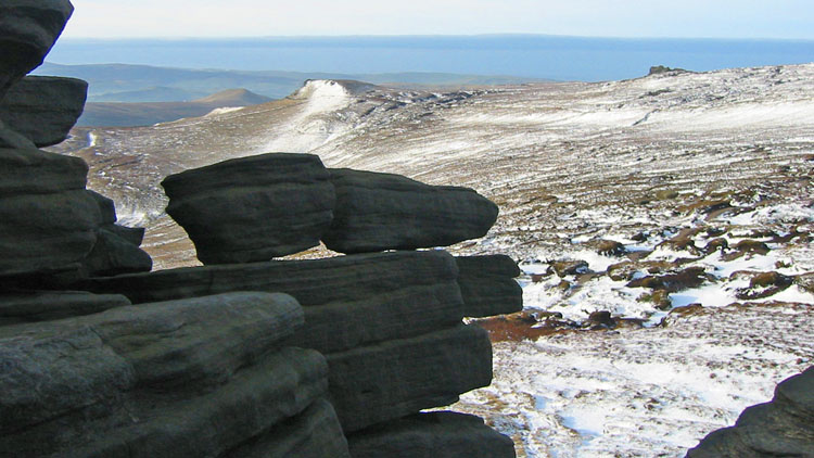 Swinesback and Edale Rocks from the southern edge