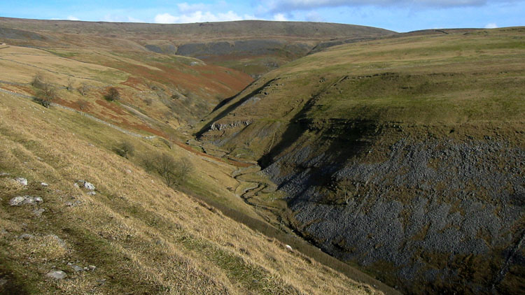 Approaching Great Whernside above Dawber Beck