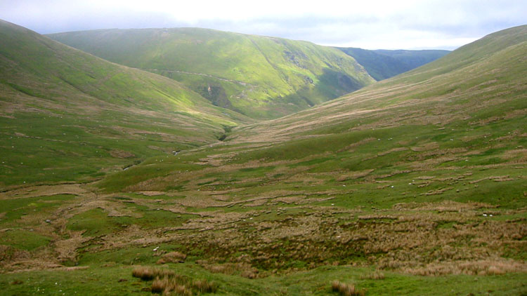 Llaethnant on the descent towards Creiglyn Dyfi