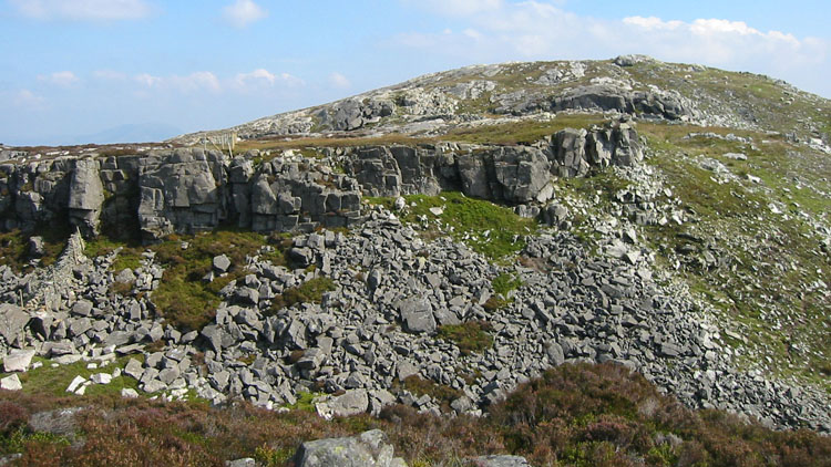 The descent from Moel y Gyrafolen