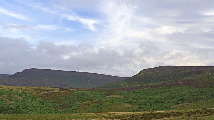 Howden Moor edges from the Cut Gate track