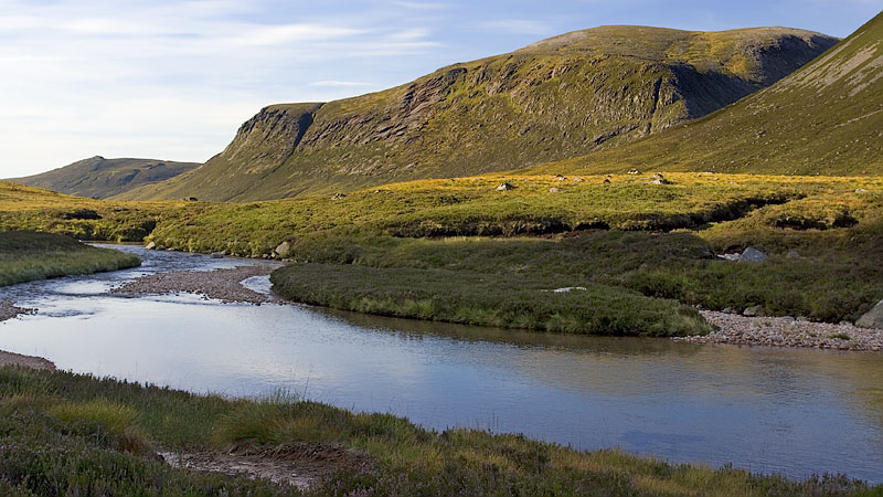 River Dee and Beinn Bhrotain River Dee and Beinn Bhrotain