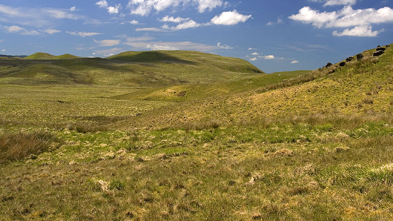 Bryniau Pica with Dibyn Du beyond