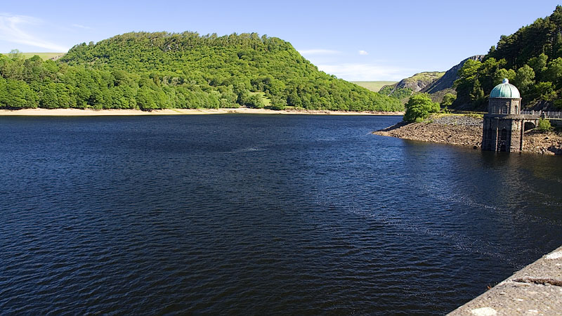 Garreg-ddu from the bridge