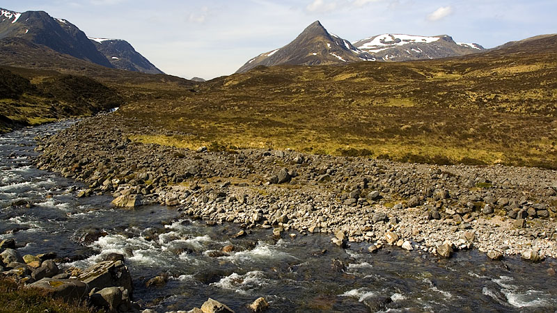 Ben Alder, Sgor Iutharn & Geal-Charn from near Culra Lodge Ben Alder, Sgor Iutharn & Geal-Charn from near Culra Lodge