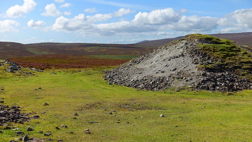 Disused shaft on flank of Esclusham Mountain