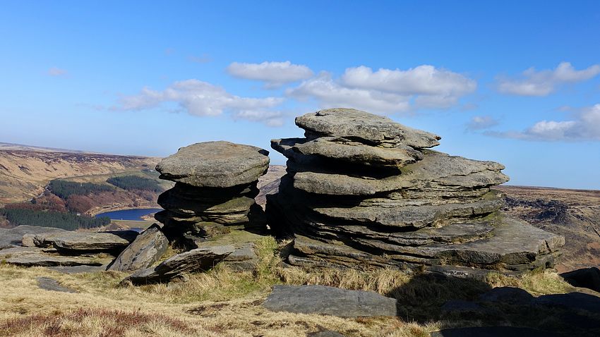Plate-stack rocks on Chew Hurdles