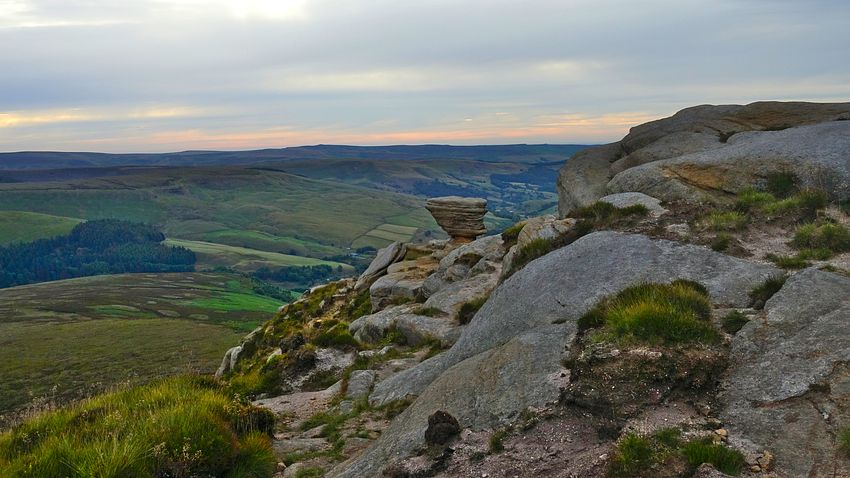 View along Seal Edge
