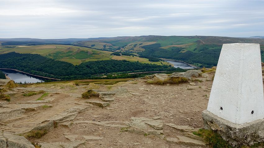 Win Hill trig and Ladybower reservoirs