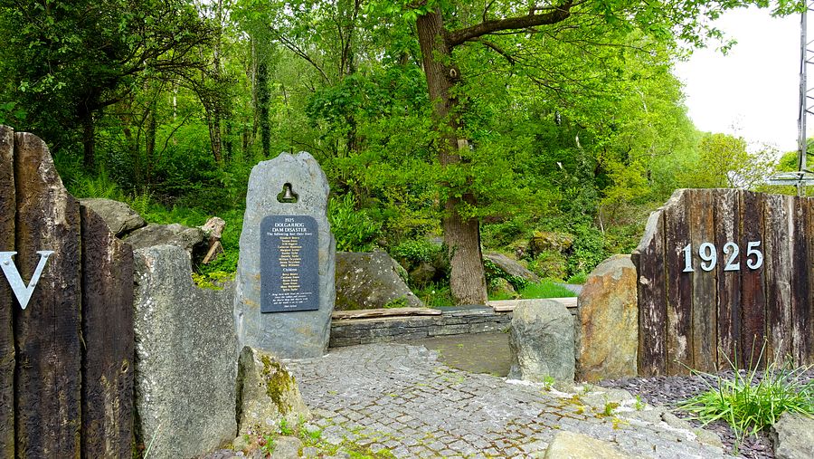 Start of Dolgarrog Dam memorial walk
