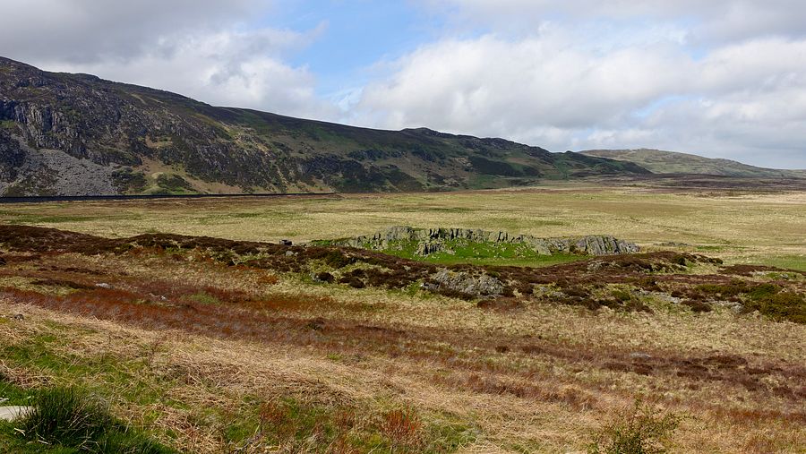 The Afon Porth-llwyd valley